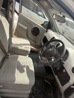 Toyota Passo 2010 Gold