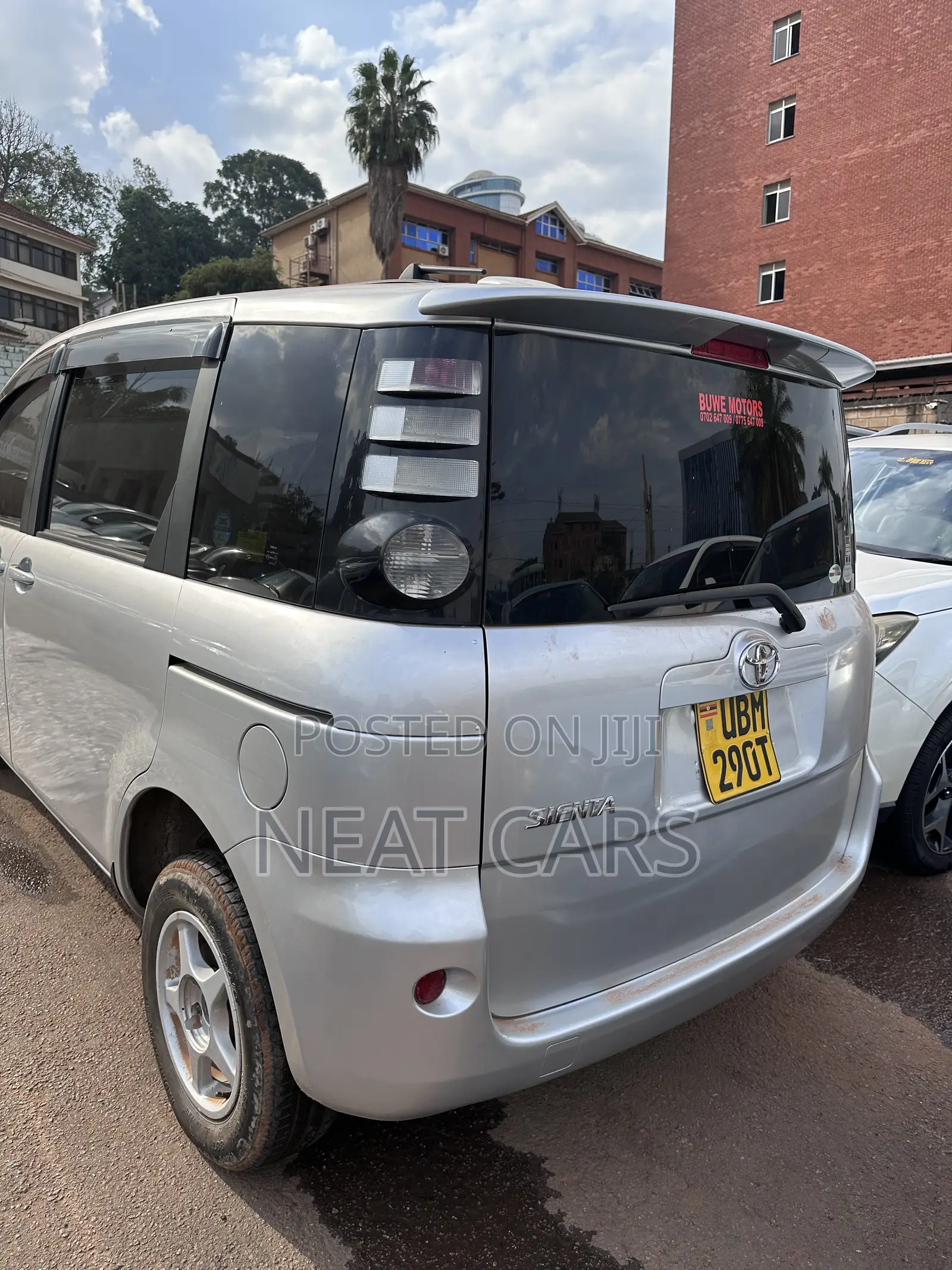 Toyota Sienta 2009 Gray