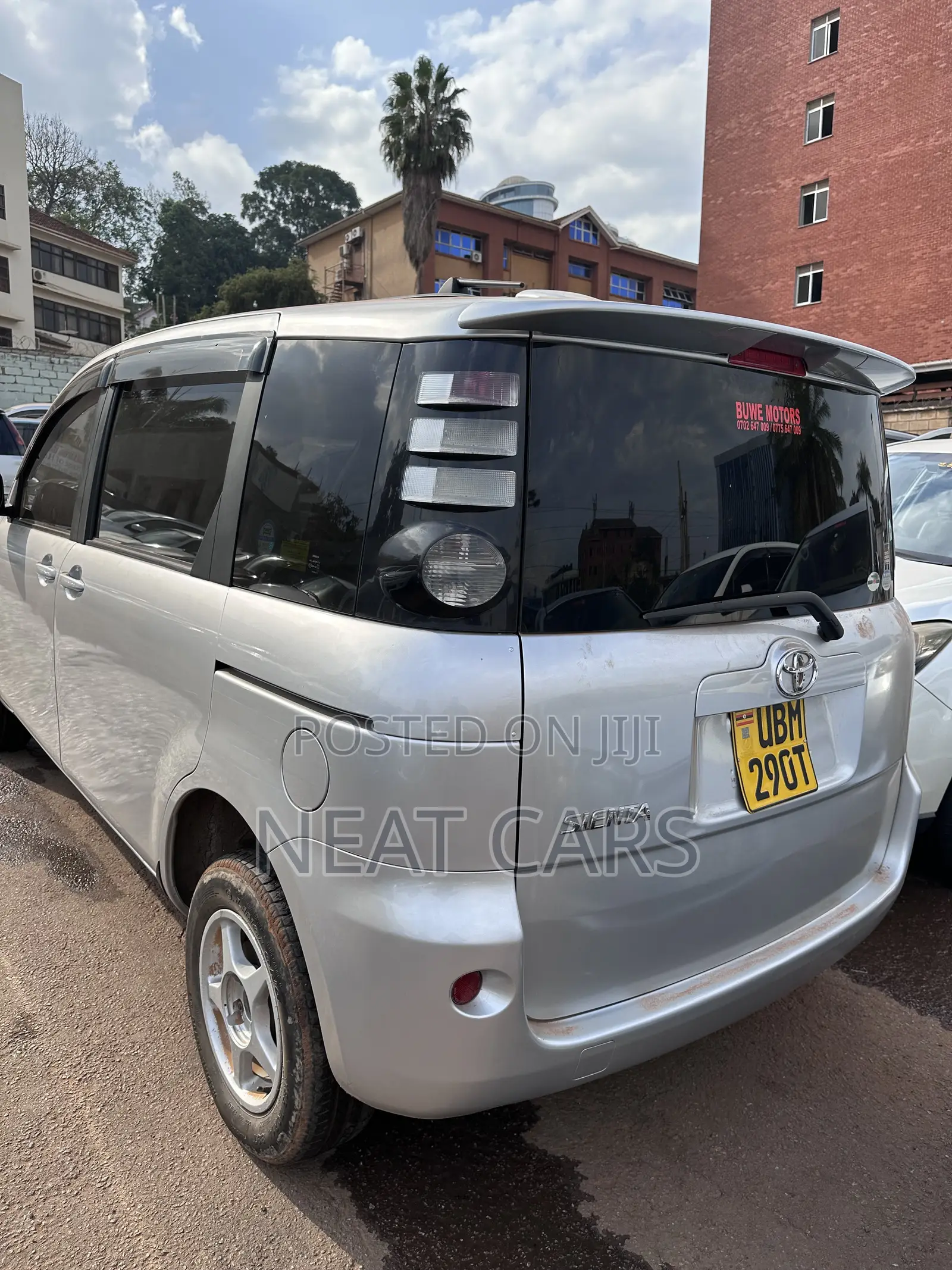 Toyota Sienta 2009 Gray