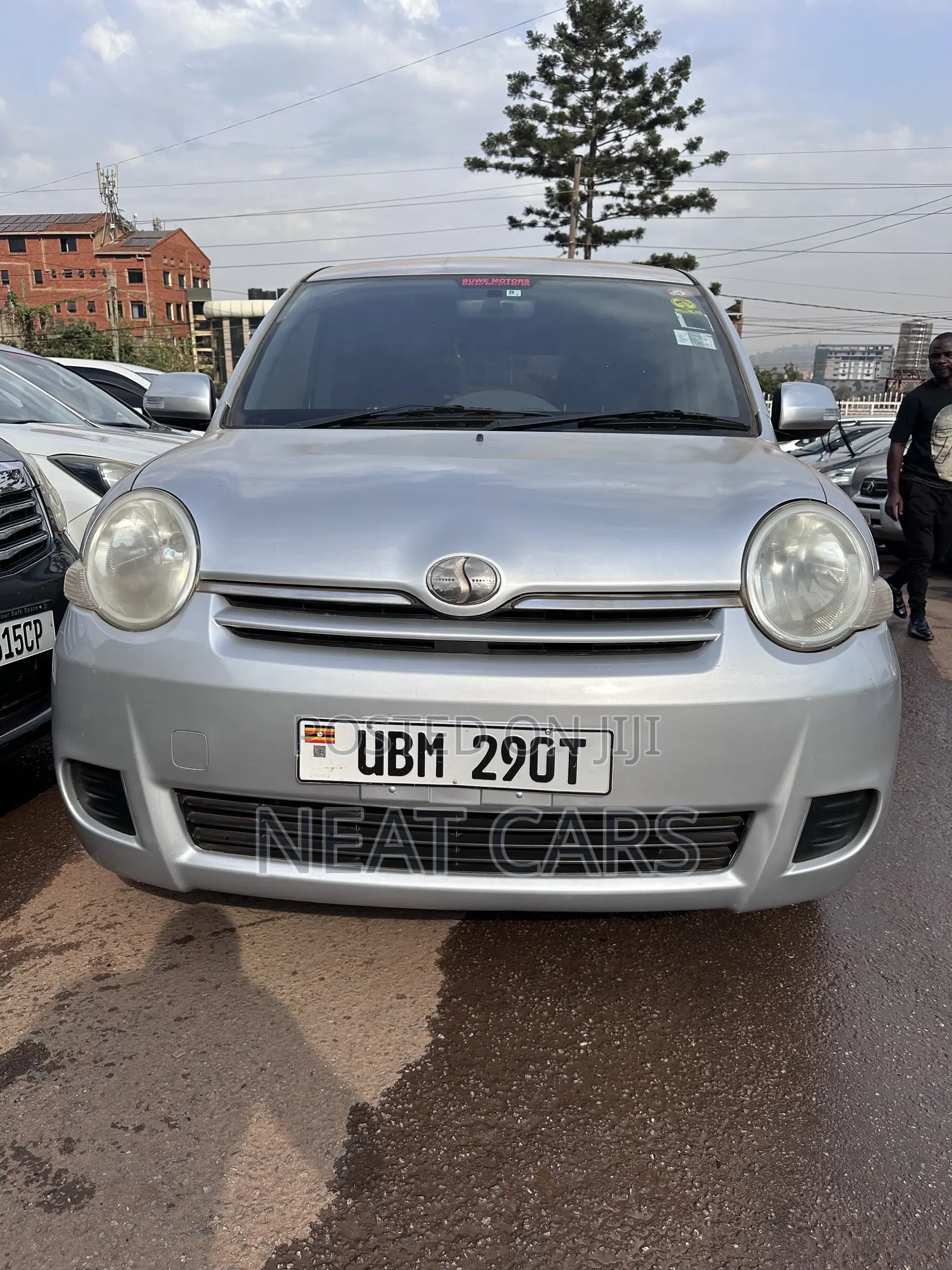 Toyota Sienta 2009 Gray