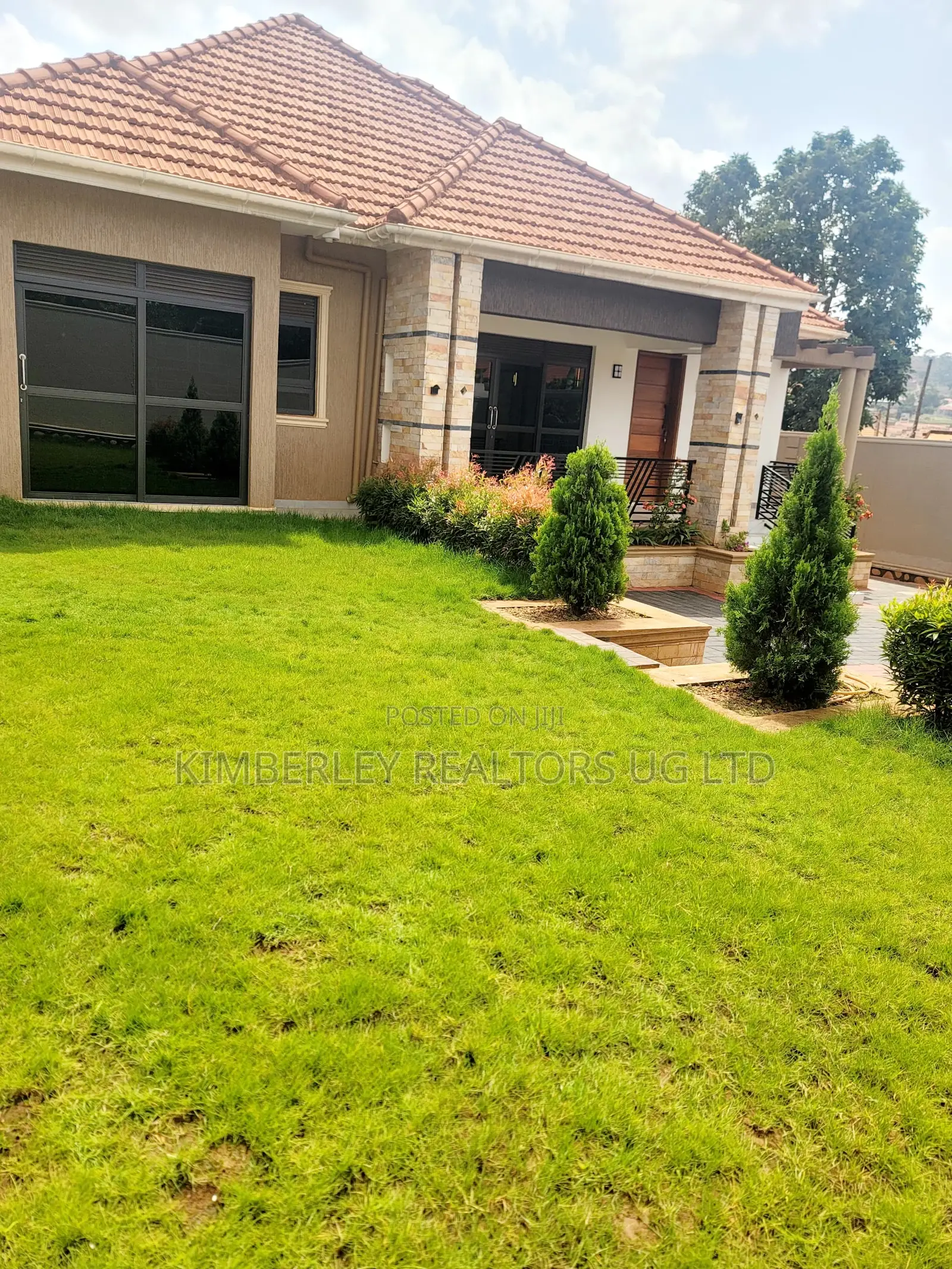 3bdrm House in Division A for sale