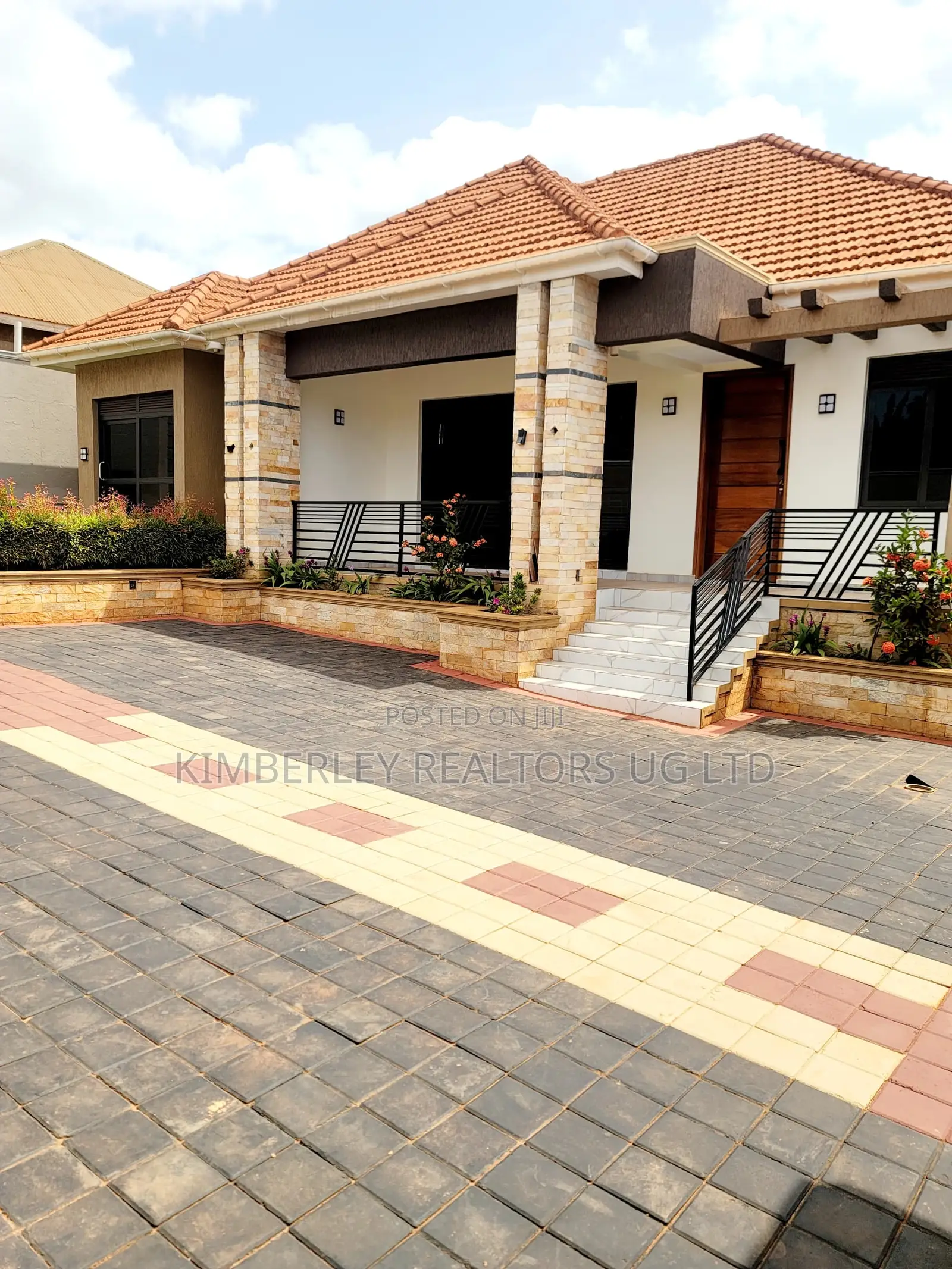 3bdrm House in Division A for sale