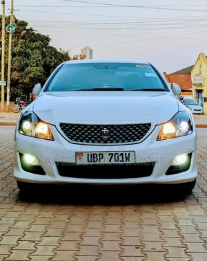 Toyota Crown 2013 White