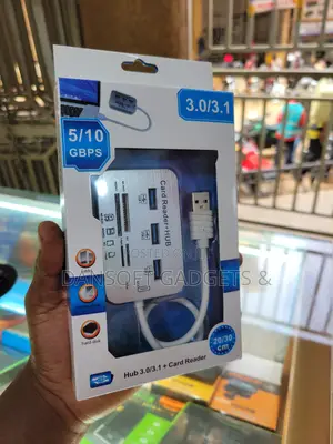 Superspeed Combo Hub- 3 Usb Ports + Multi-Card Reader