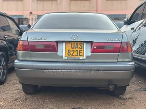 Toyota Premio 2002