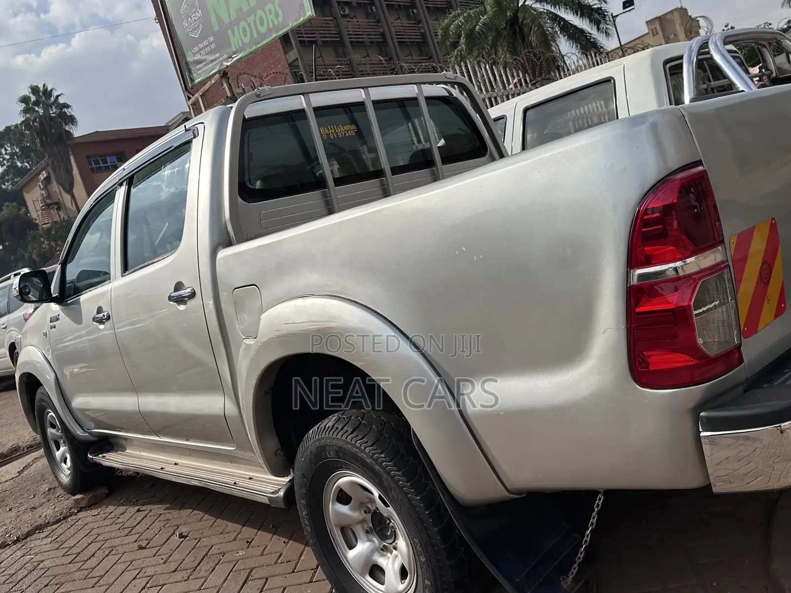 Toyota Hilux 2010 Gold