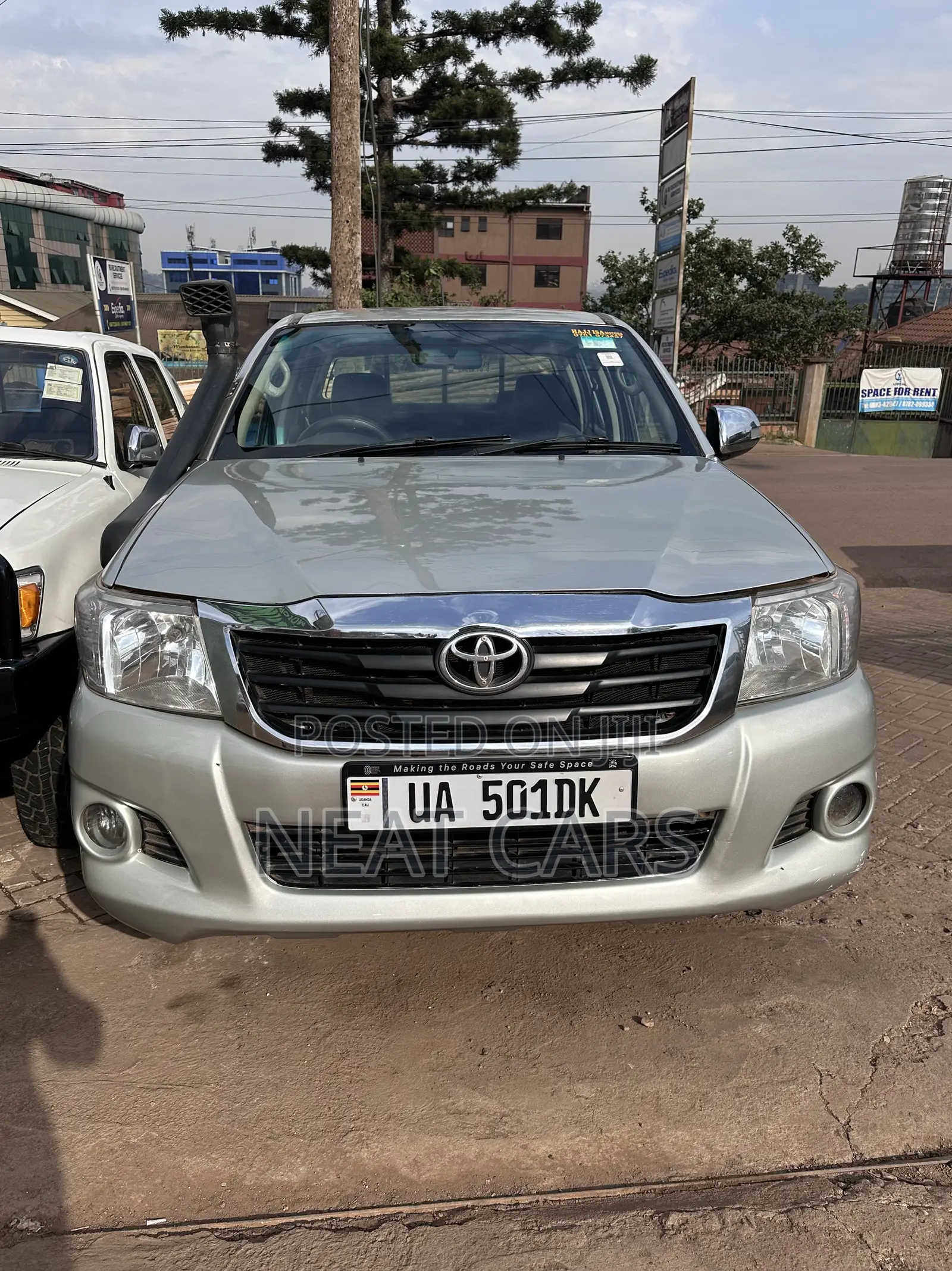 Toyota Hilux 2010 Gold