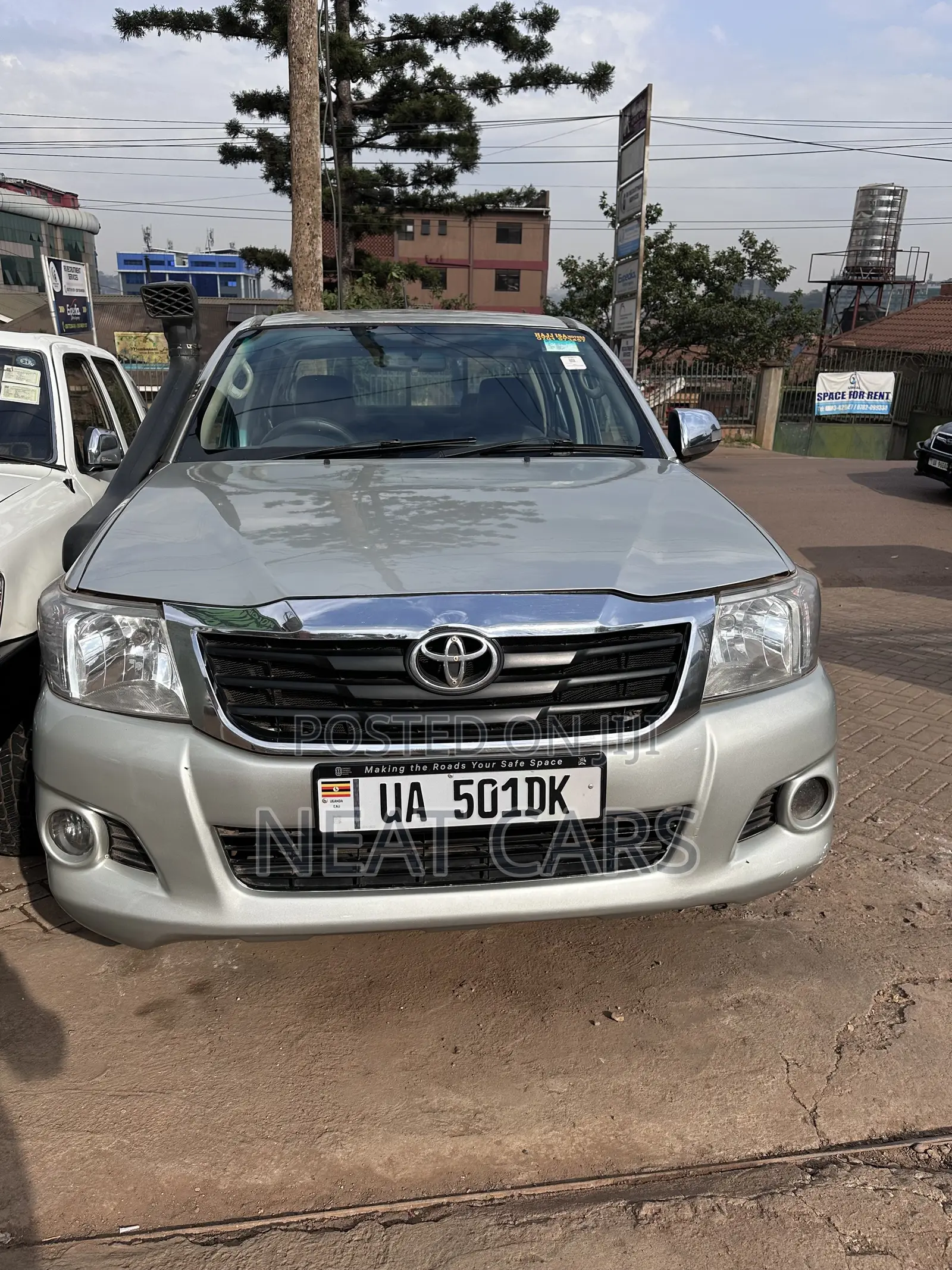 Toyota Hilux 2010 Gold
