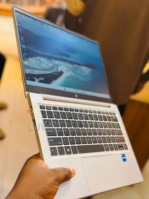 New Laptop HP 630 8GB Intel Core i7 SSD 512GB
