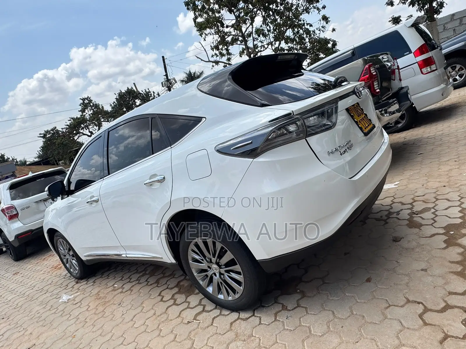 Toyota Harrier 2.0 2015 White