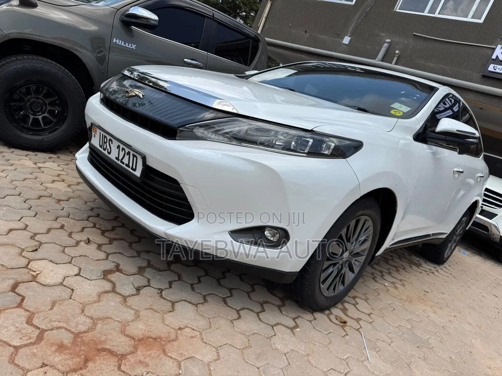 Toyota Harrier 2.0 2015 White