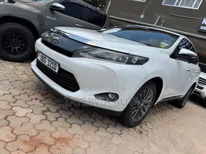Toyota Harrier 2.0 2015 White