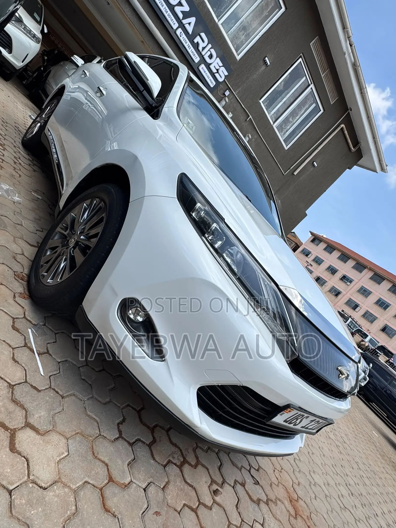 Toyota Harrier 2.0 2015 White