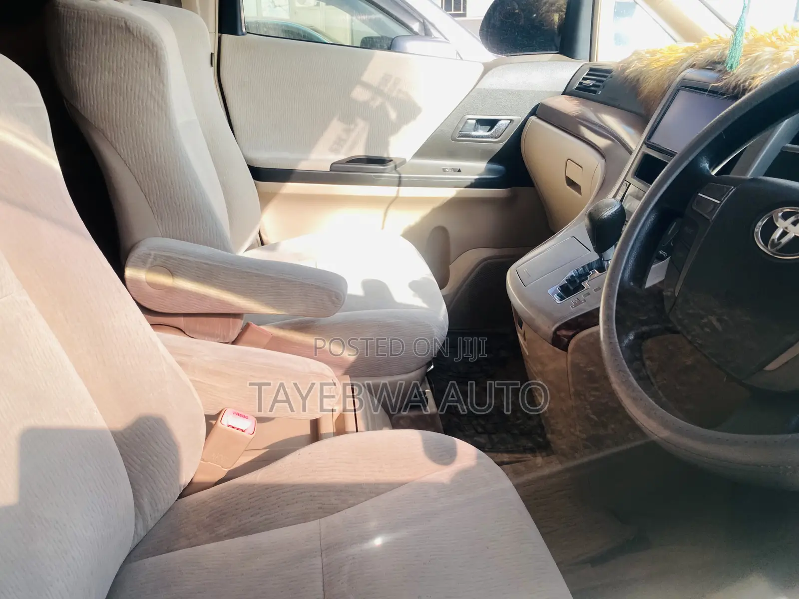 Toyota Alphard 2.4 Petrol FWD 2010