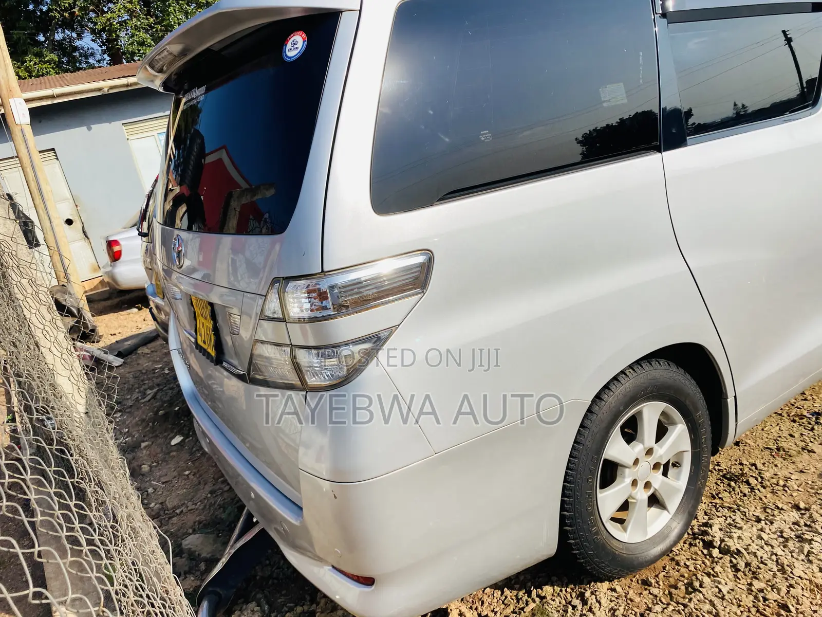 Toyota Alphard 2.4 Petrol FWD 2010