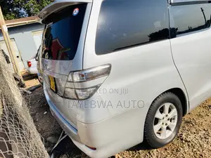Toyota Alphard 2.4 Petrol FWD 2010