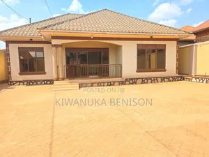 4bdrm House in Kyengera, Central Division for sale