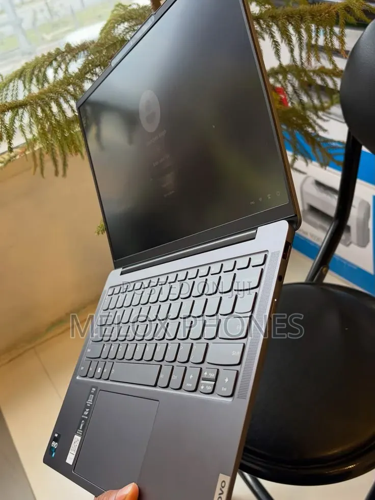 New Laptop Lenovo Yoga 7i 16GB Intel Core i7 SSD 512GB