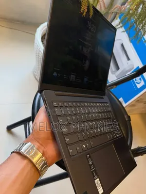 New Laptop Lenovo Yoga 7i 16GB Intel Core i7 SSD 512GB