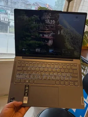 New Laptop Lenovo Yoga 7i 16GB Intel Core i7 SSD 512GB