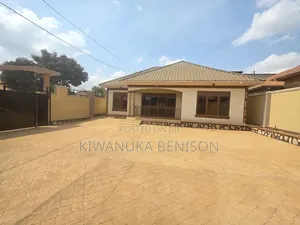 4bdrm House in Kyengera, Central Division for sale