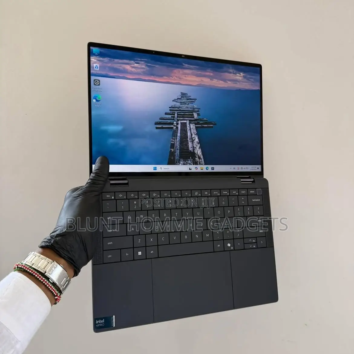 Laptop Dell Latitude 9450 2-in-1 8GB Intel Core i5 SSD 256GB