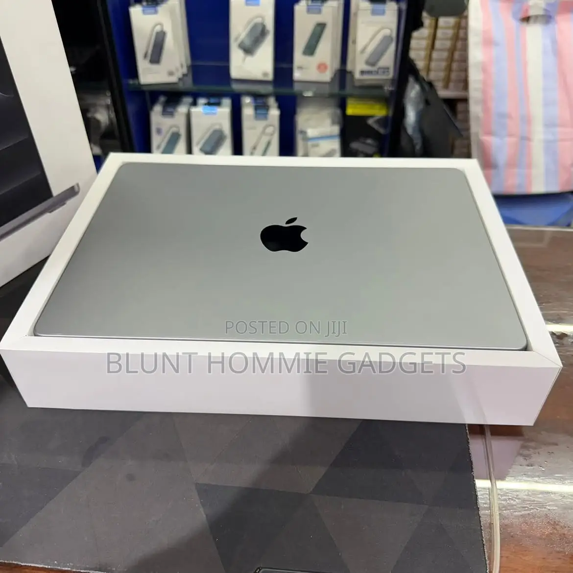 Laptop Apple MacBook Pro 2021 M1 16GB Apple M1 Pro SSD 512GB