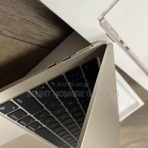 Laptop Apple MacBook Air 2022 M2 8GB Apple M2 SSD 256GB