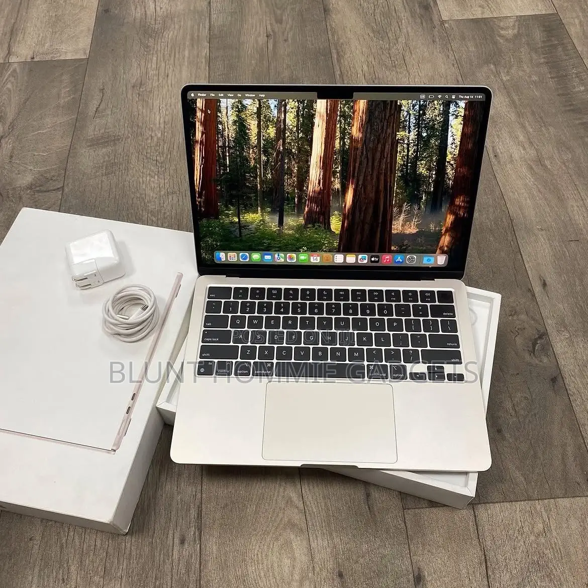Laptop Apple MacBook Air 2022 M2 8GB Apple M2 SSD 256GB