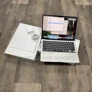Laptop Apple MacBook Air 2022 M2 8GB Apple M2 SSD 256GB