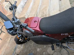 American Ironhorse Chopper 2022 Red