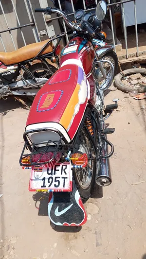 Bajaj Boxer 100 2022 Red