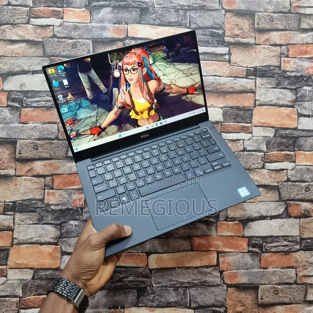 New Laptop Dell XPS 13 9360 16GB Intel Core i7 SSD 256GB