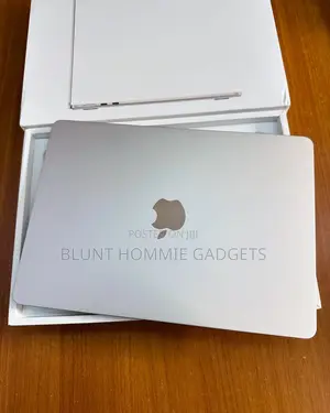 Laptop Apple MacBook Air 2022 M2 8GB Apple M2 SSD 256GB