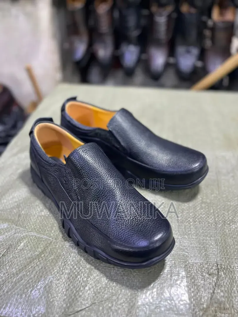 Cclarcks Men's Black Leather