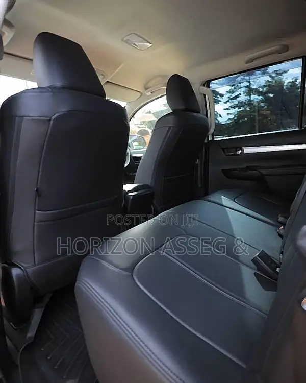 Toyota Hilux 2021 White