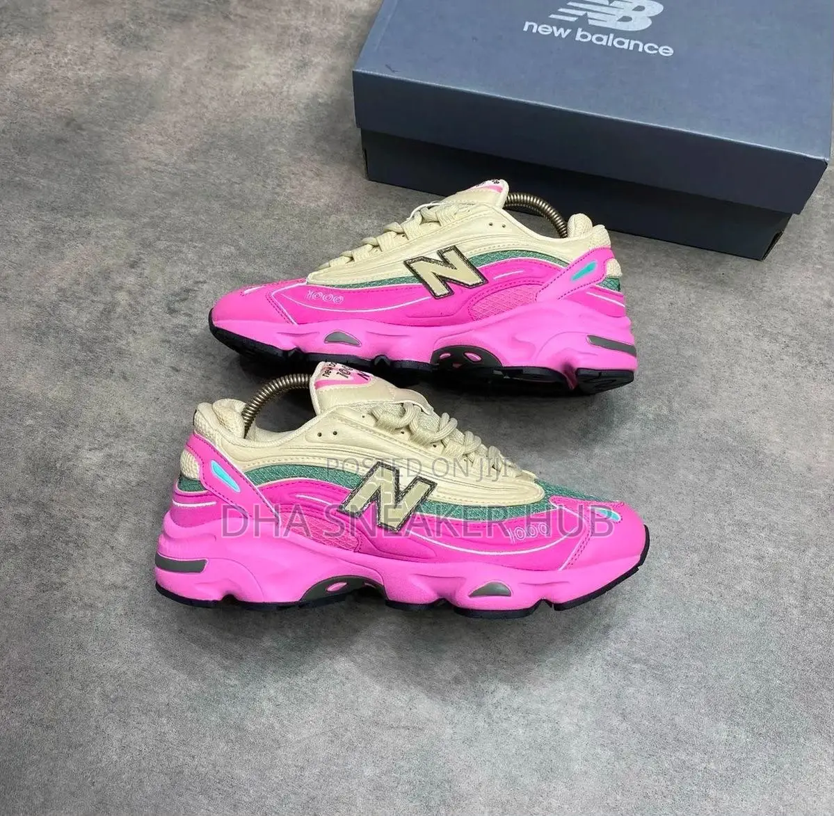 New Balance 1000 Cream Pink