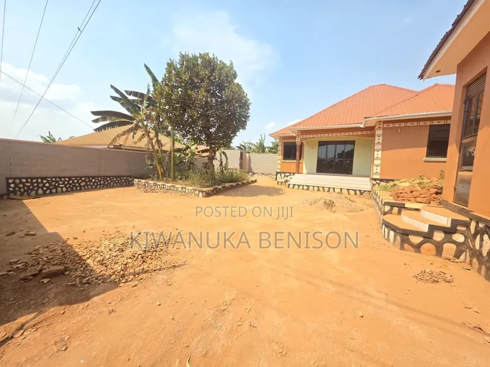 3bdrm House in Bulenga, Central Division for sale