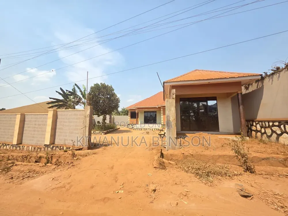 3bdrm House in Bulenga, Central Division for sale