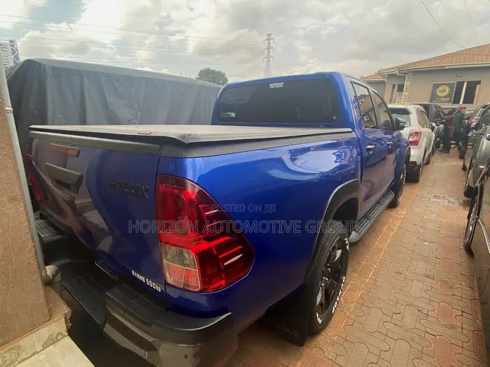 Toyota Hilux Rugged 4x4 2019 Blue