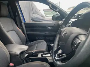 Toyota Hilux Rugged 4x4 2019 Blue