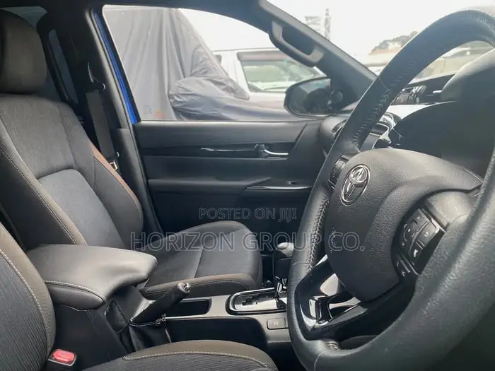 Toyota Hilux Rugged 4x4 2019 Blue