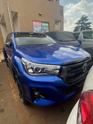 Toyota Hilux Rugged 4x4 2019 Blue