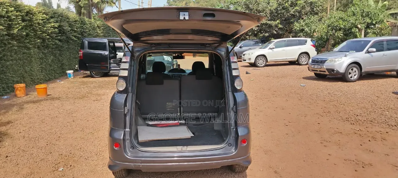 Toyota Sienta 1.5 FWD 2006 Gray
