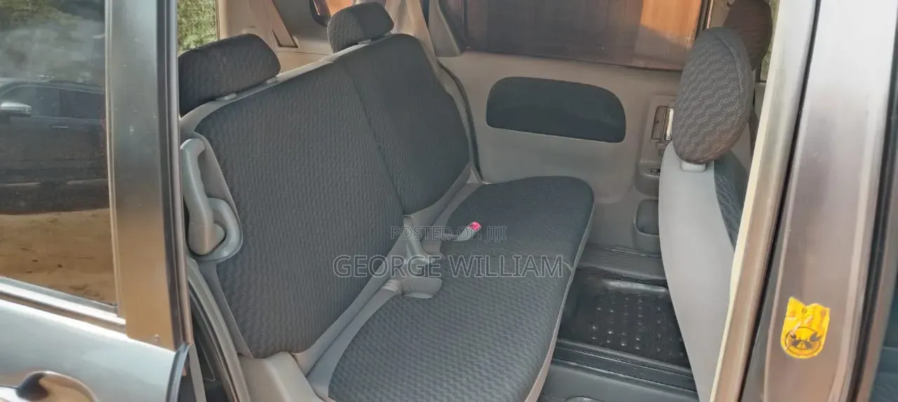Toyota Sienta 1.5 FWD 2006 Gray