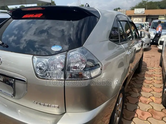 Toyota Harrier 2.4 4WD 2013