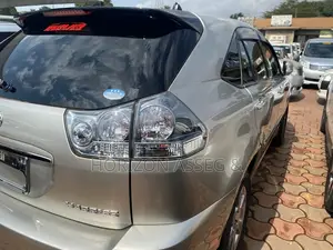 Toyota Harrier 2.4 4WD 2013