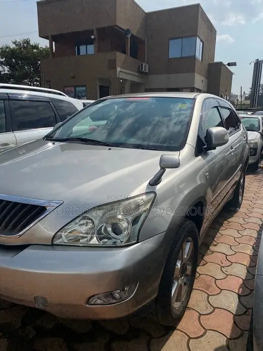 Toyota Harrier 2.4 4WD 2013