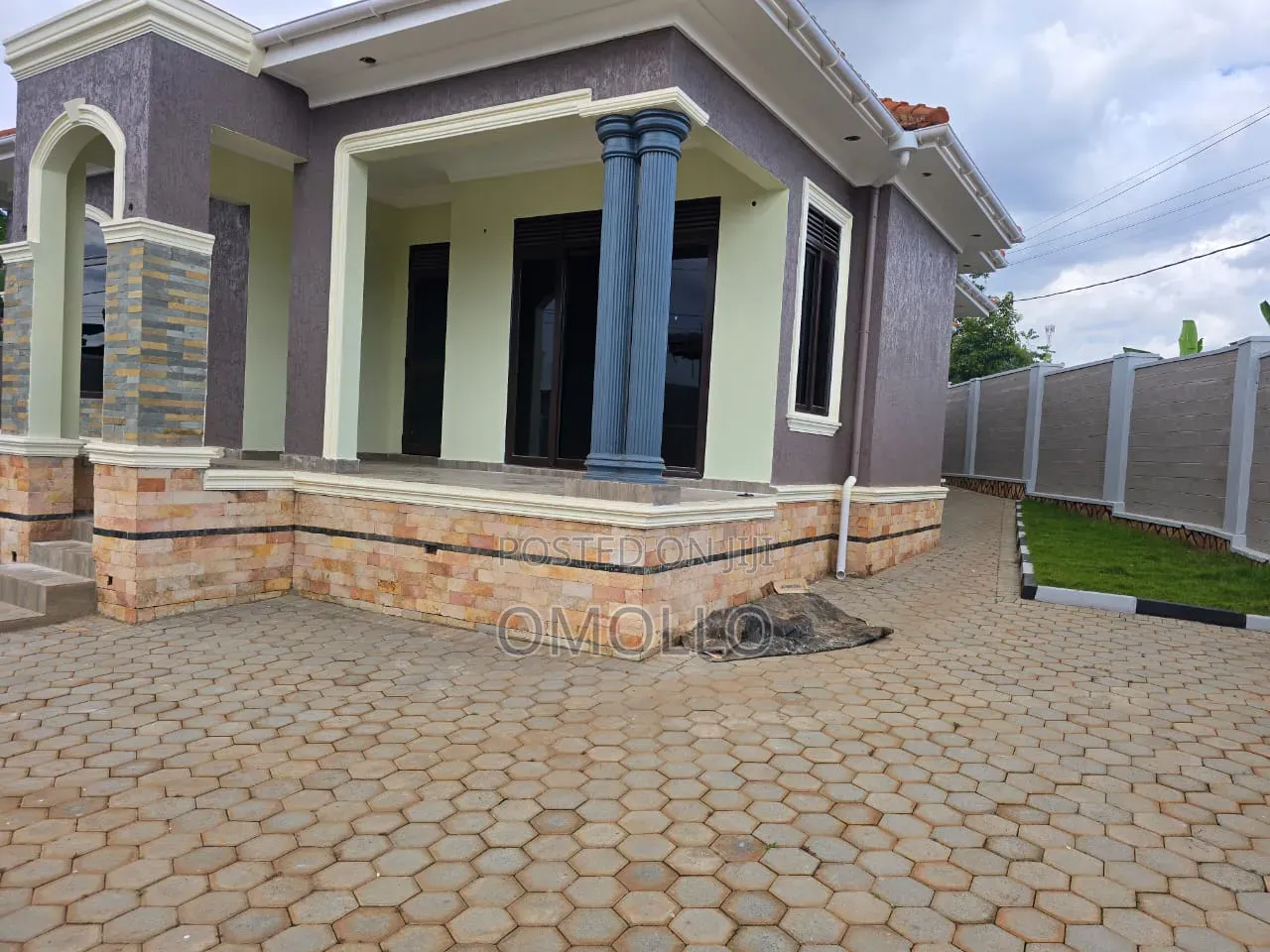 Furnished 5bdrm House in Central Division for sale