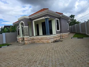 Furnished 5bdrm House in Central Division for sale